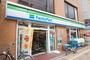 コンビニ　ファミリーマート 新松戸駅前店（コンビニ）まで691m