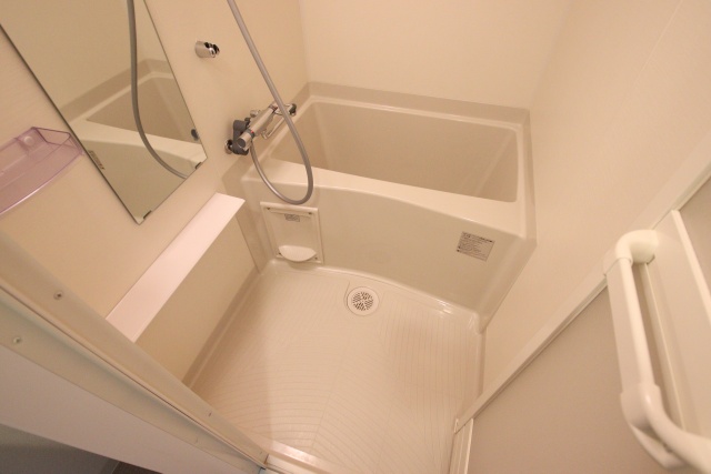 バス・シャワールーム　※別室の参考写真の為、現況優先です。