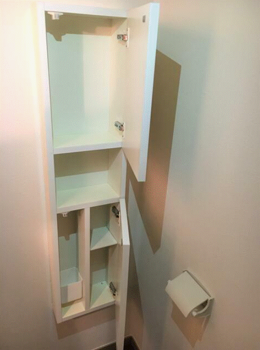 収納　トイレ内収納は掃除用具やストック等をホコリから守ってくれます