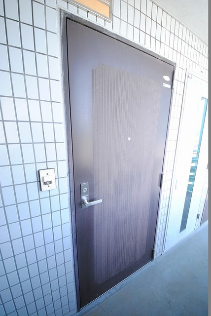 玄関　写真は５０２号室