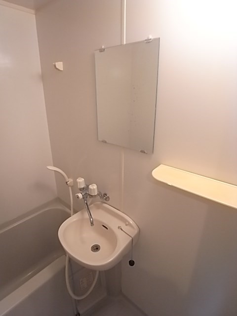 洗面設備　独立洗面台で身支度をすべて済ませてしまいましょう