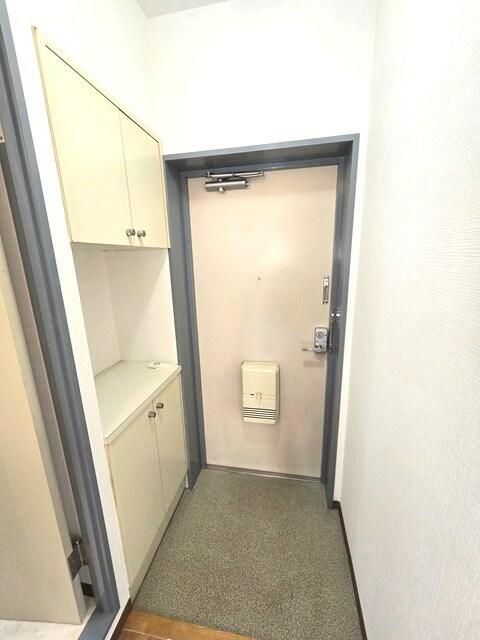玄関　落ち着いた玄関です