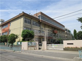 幼稚園・保育園　川口市朝日東保育所（幼稚園・保育園）まで390m