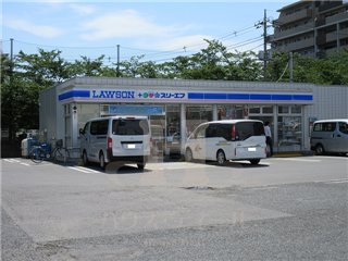 コンビニ　ローソン 鳩ヶ谷店（コンビニ）まで724m