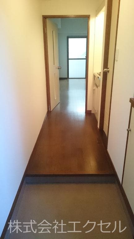 玄関　下駄箱付の玄関です。