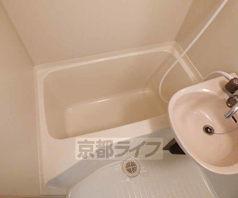 バス・シャワールーム　きれいなお風呂です。