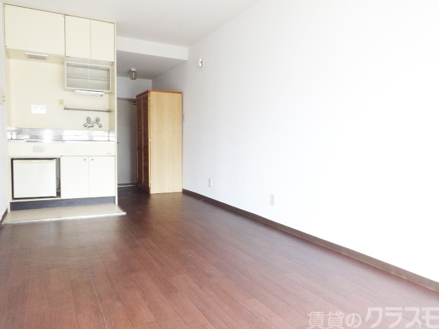 居室・リビング　シックな色合いでまとめられ、落ち着いた雰囲気です！