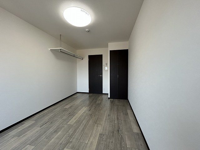 居室・リビング　同マンション別部屋