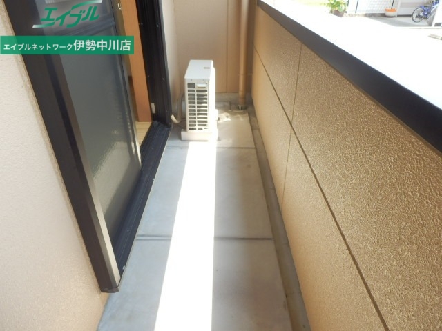 バルコニー　同物件別室反転タイプ画像