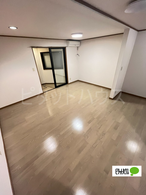 居室・リビング　人気の洋室です