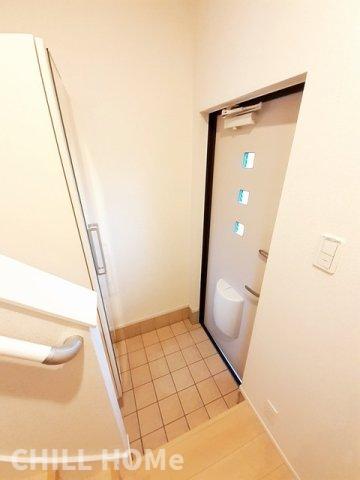 玄関　当社、チルホームのHPもご覧ください(^^)/物件情報多数♪