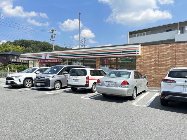 コンビニ　セブンイレブン瀬戸山口町店（コンビニ）まで604m