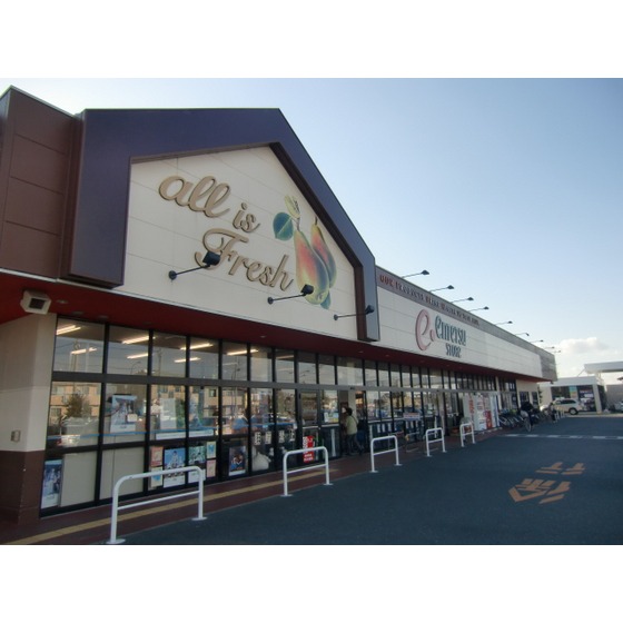 スーパー　遠鉄ストア富塚店（スーパー）まで540m