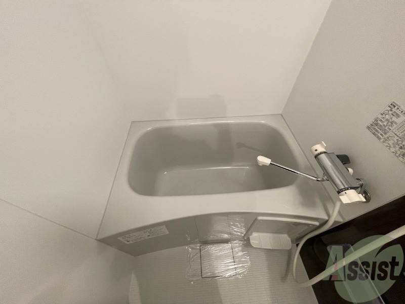 バス・シャワールーム　浴室になります。一日の疲れを癒してください。