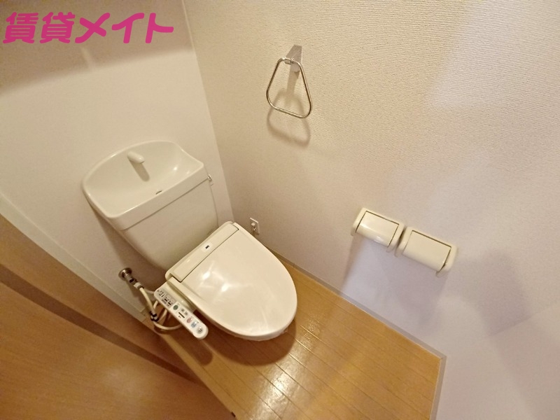 トイレ　同型参考写真
