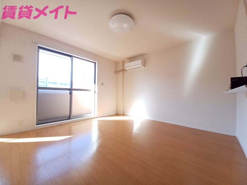 居室・リビング　同型参考写真