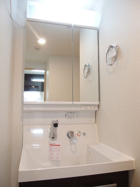 洗面設備　☆収納付き独立洗面台☆