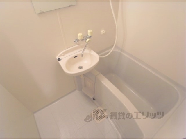 バス・シャワールーム　バス