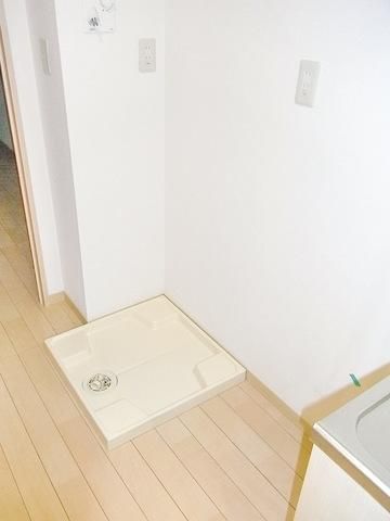 その他　★キッチン横の冷蔵庫置場・洗濯機置場★