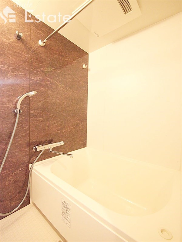 バス・シャワールーム　バスルーム