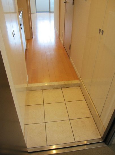 玄関　弊社は都内全域の物件をご紹介可能です！