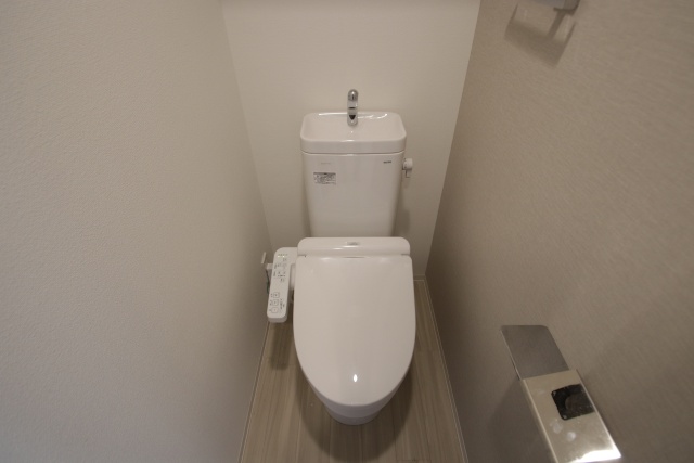 トイレ　※別室の参考写真の為、現況優先です。