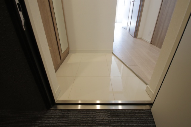 玄関　※別室の参考写真の為、現況優先です。