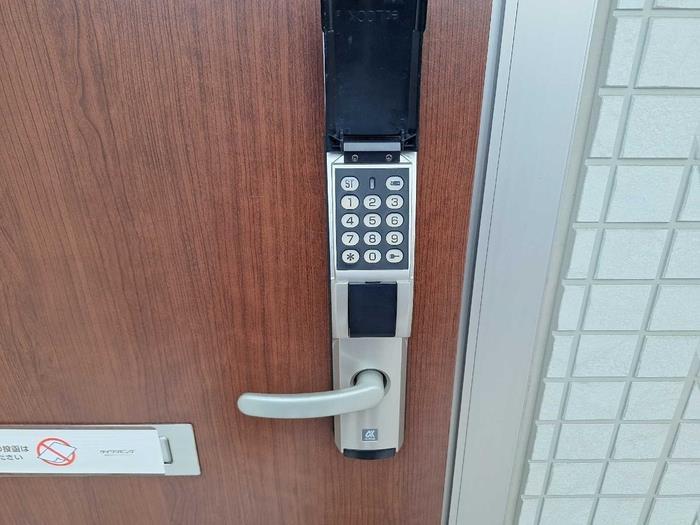 玄関　登録番号で開錠・キーレスで鍵紛失の心配がありません