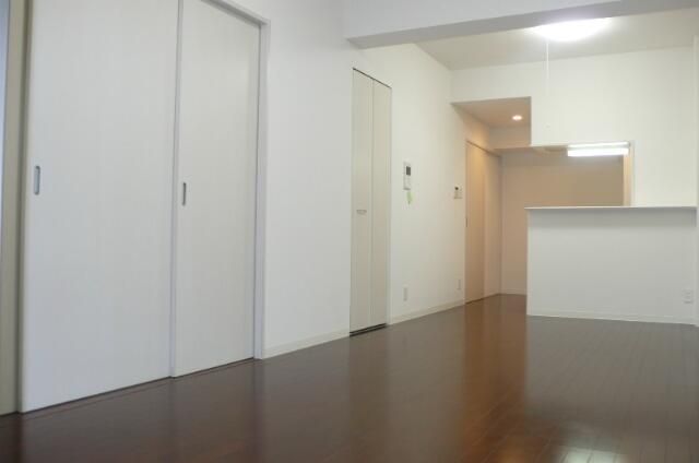 居室・リビング　☆明るい洋室☆