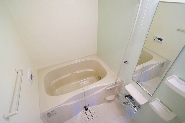 バス・シャワールーム　ゆったり過ごせるお風呂です