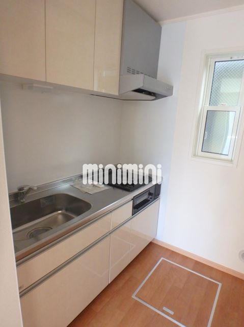 キッチン　人気のシステムキッチン採用。