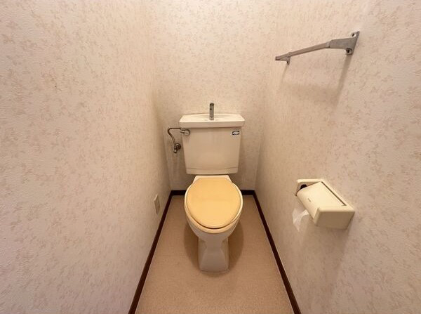 トイレ　清潔感のあるトイレです