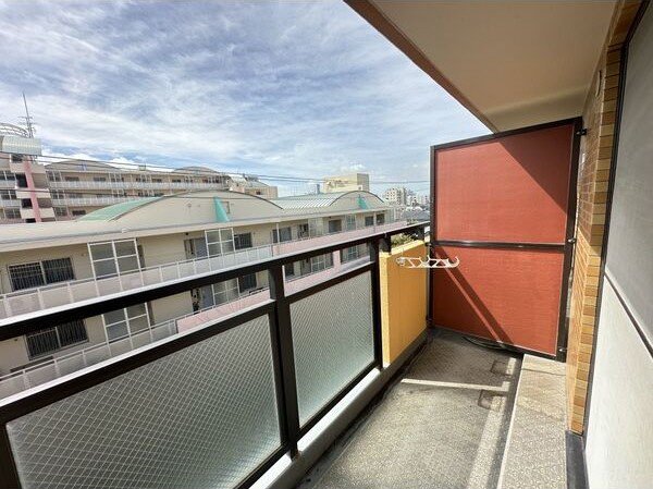 バルコニー　バルコニーがあります