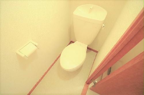 トイレ　清潔なトイレをご用意いたしております。