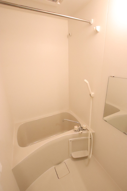 バス・シャワールーム　※別部屋の参考写真となります