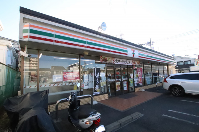 コンビニ　セブン－イレブン　大和中央林間１丁目店（コンビニ）まで550m
