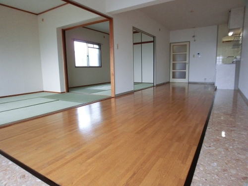 居室・リビング　広々リビングです♪