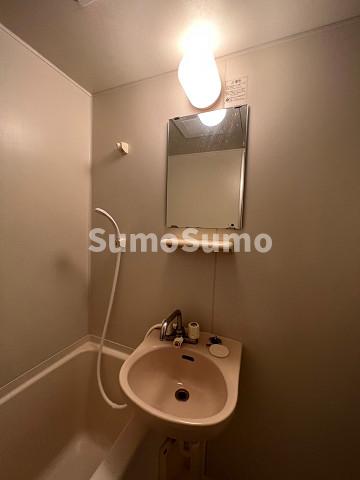 洗面設備　ゆったりとスペースのある洗面所