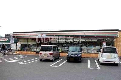 コンビニ　セブンイレブン 国分重久店（コンビニ）まで1000m