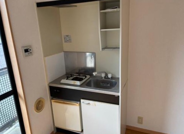 キッチン　別部屋参考写真です。