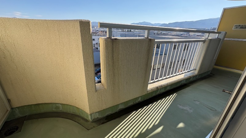 バルコニー　広々バルコニー