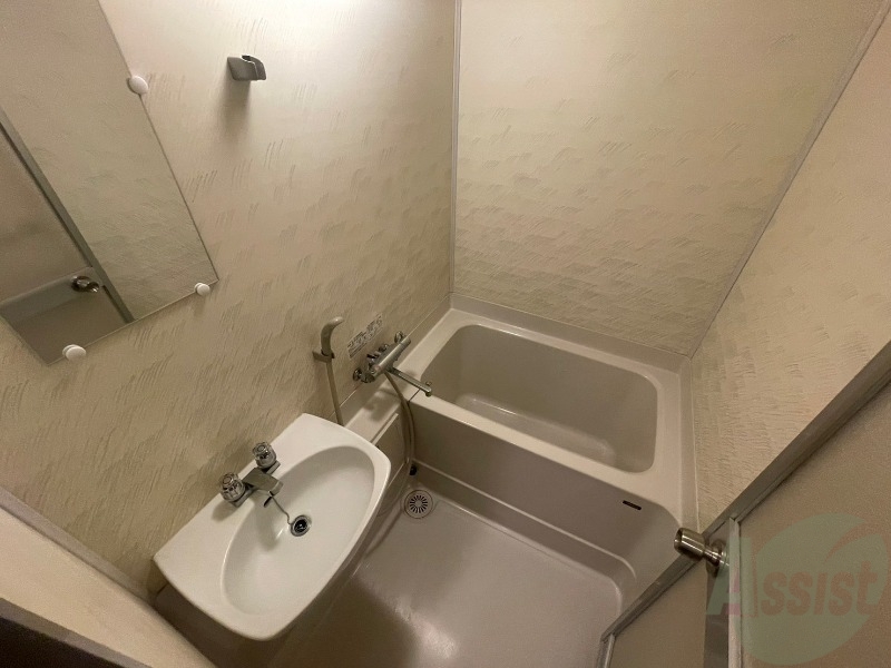 バス・シャワールーム　ユニットバスです。疲れを癒すのに欠かせませんね！