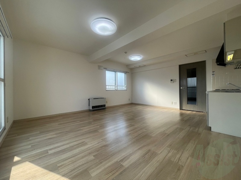 居室・リビング　広々としたリビングですね。使い勝手がよさそうですね！