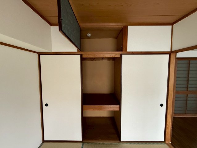 収納　パールハイツくれない