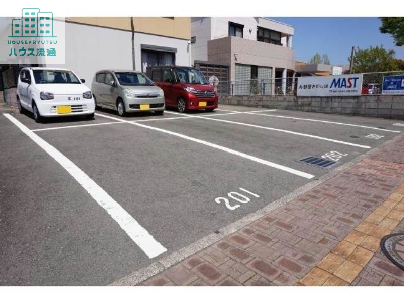 駐車場　駐車場