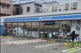 コンビニ　ローソン尼崎立花町四丁目店（コンビニ）まで358m