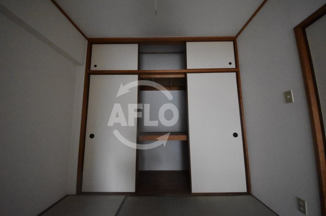 収納　ファミール阿波座　押入