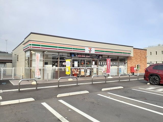 コンビニ　セブンイレブン水海道諏訪町店（コンビニ）まで630m