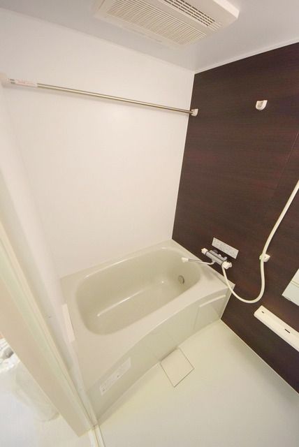 バス・シャワールーム　追い焚き・浴室乾燥機付きです♪