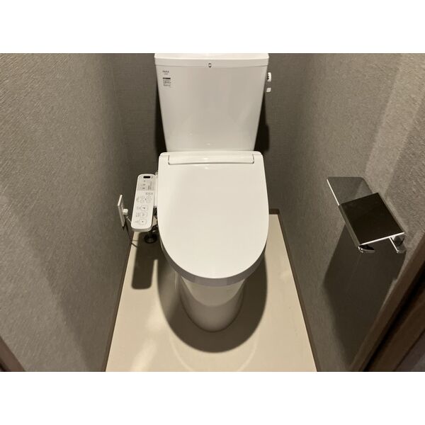 トイレ　※別部屋の参考写真、現況優先※
